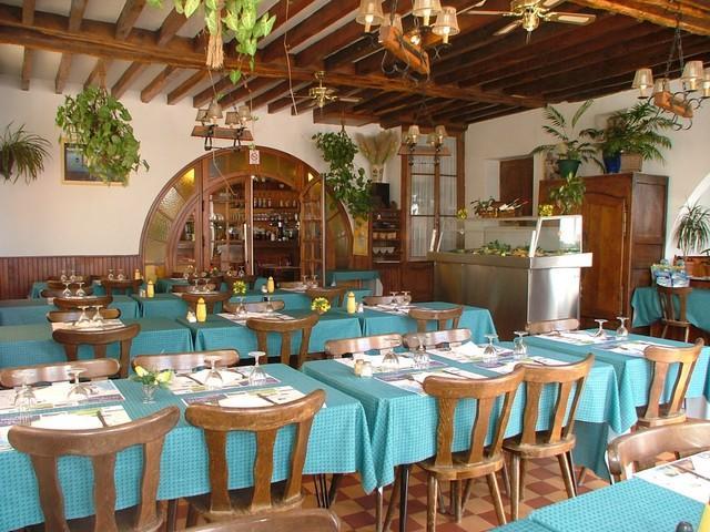 Hotel De La Place Germigny-des-Prés Εξωτερικό φωτογραφία